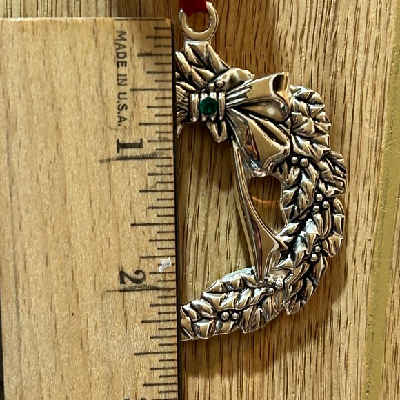 Regent Square Wreath Silver Plated Swarovski Crystals Christmas Ornament in Box - Picture 10 of 10